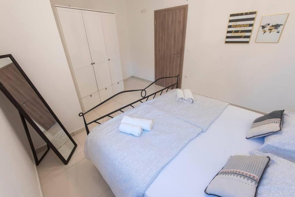 Apartman M&S 1 Kali, Otok Ugljan Apartment Ngoại thất bức ảnh